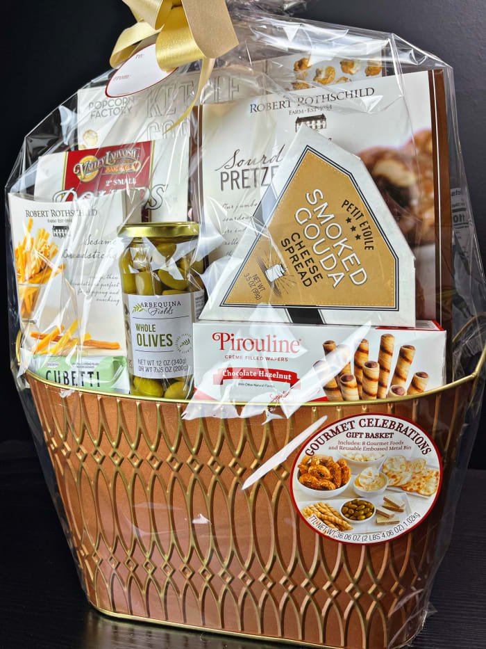 Gourmet Celebrations Gift Basket 