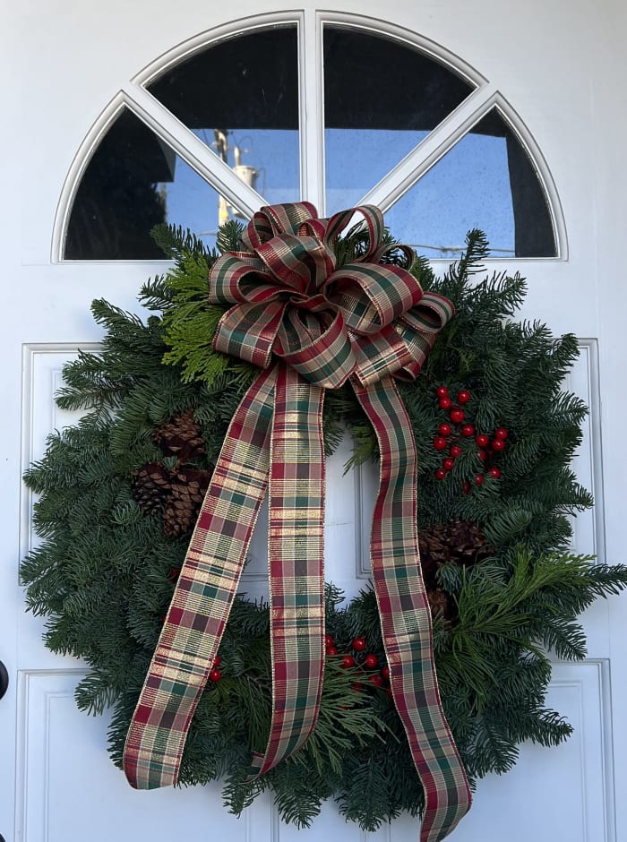 Holiday Wreath 28"