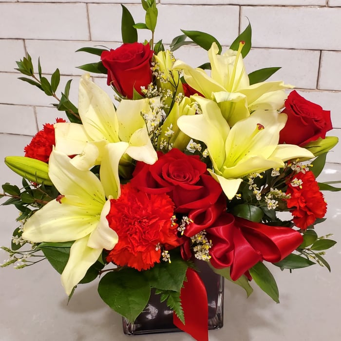 Lily Cube Bouquet