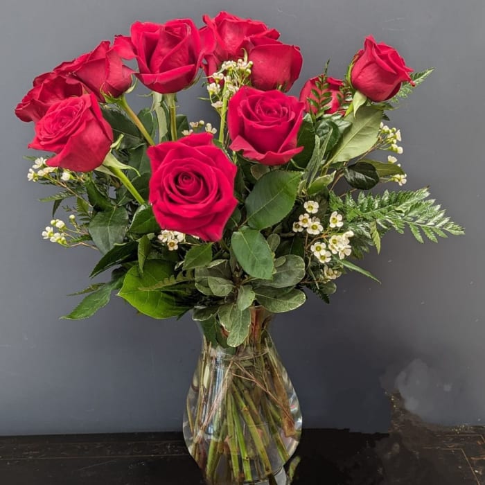 12 Roses Red Dozen Vased