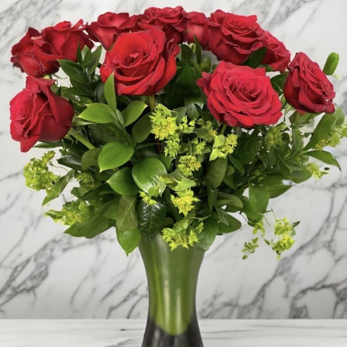 Classic Dozen Roses