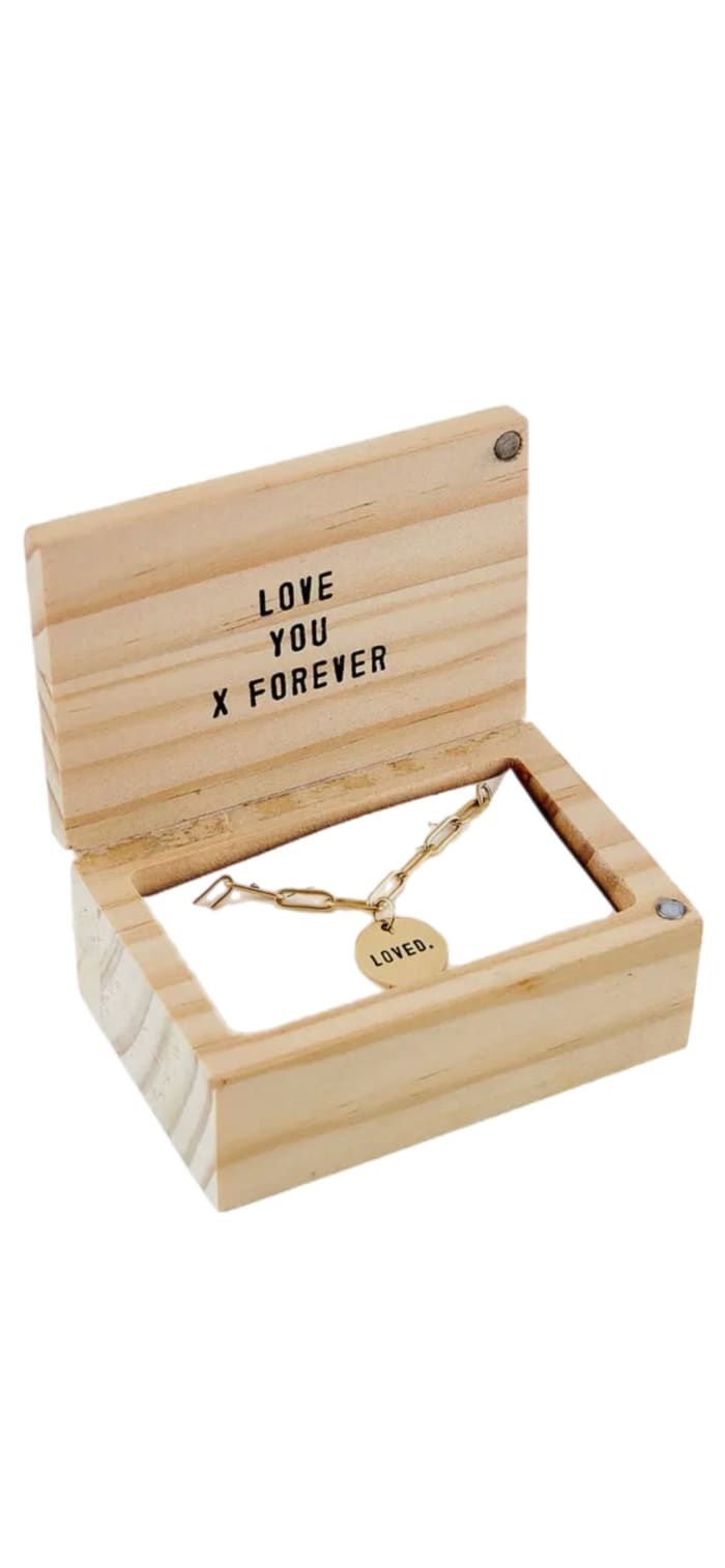 Loved - Link Necklace in Box