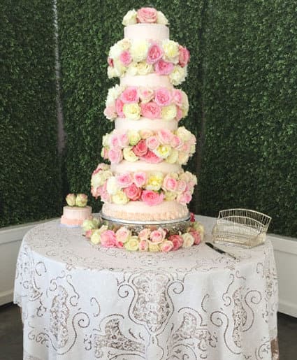 ROSEY WATERFALL
WEDDING CAKE FLOWERS