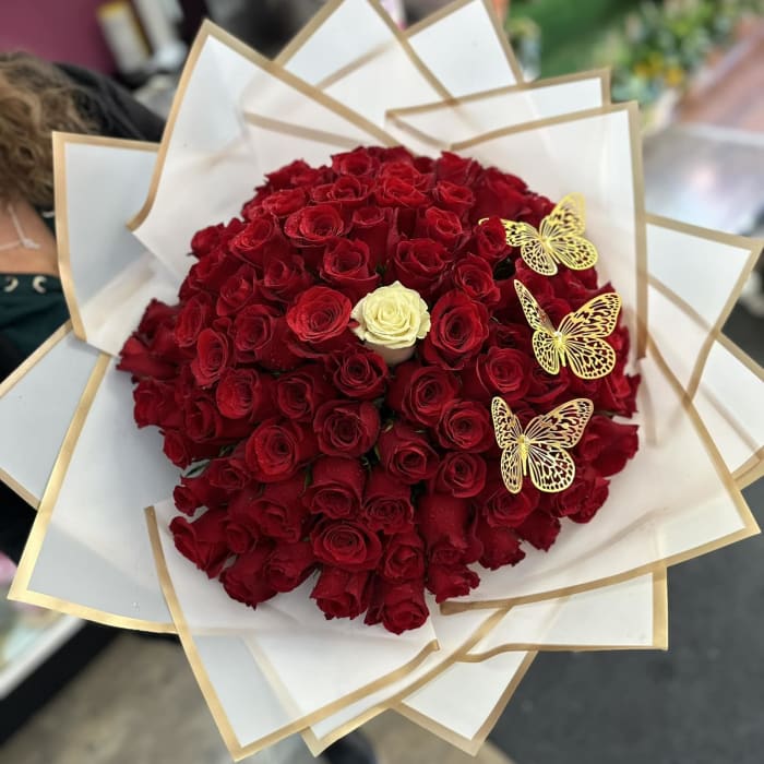 100 ROSES Ramo Buchon