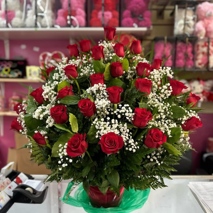25 roses in Arrangement