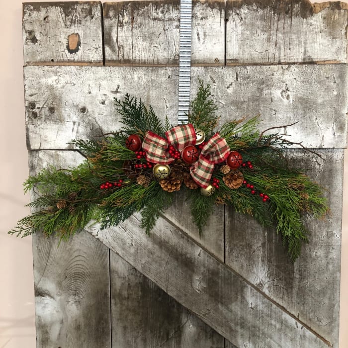 Christmas Cheer Silk (Artificial) Swag