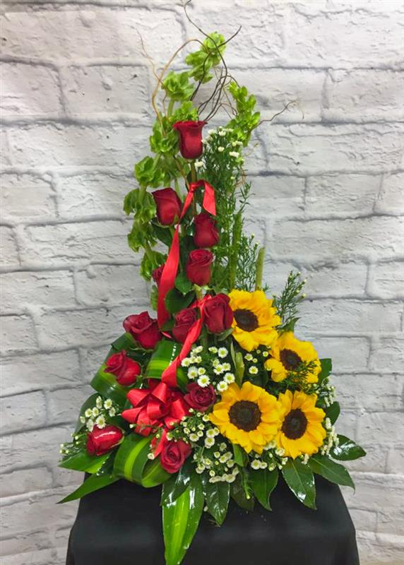 VD---- Arreglo de rosas y girasoles