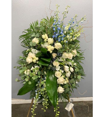 Blue & White Classic Tribute Easel Spray