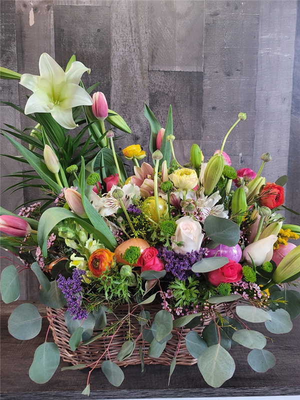 Easter LIly Plant & Cut Flower Basket