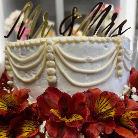 WEDDING CAKE FLOWERS
