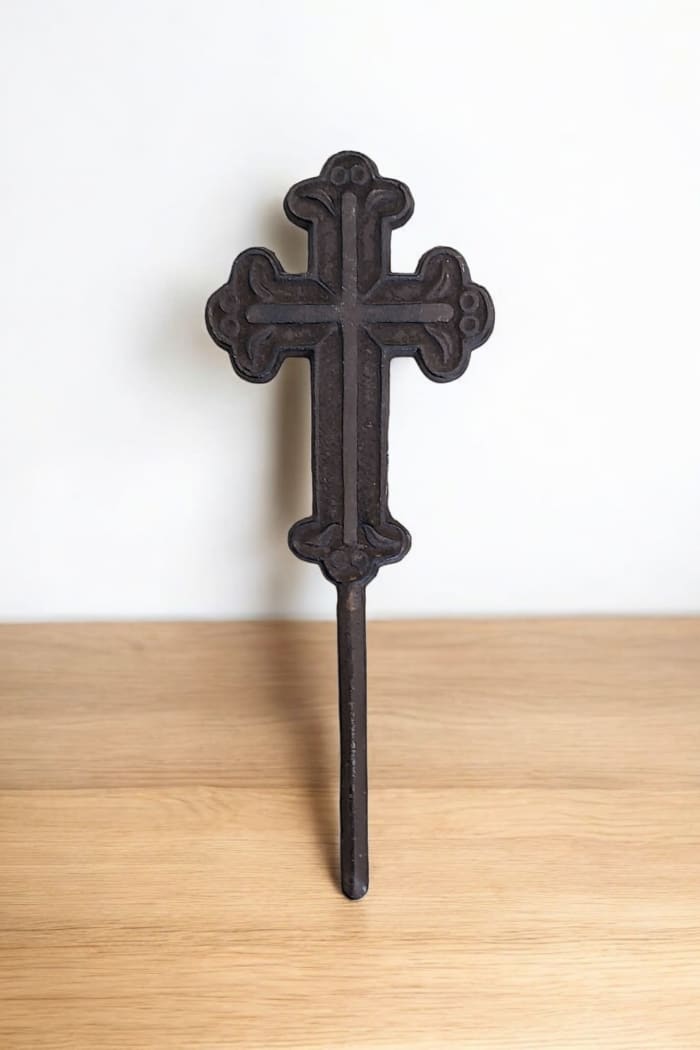 Wrought Iron Cross Planter Pick