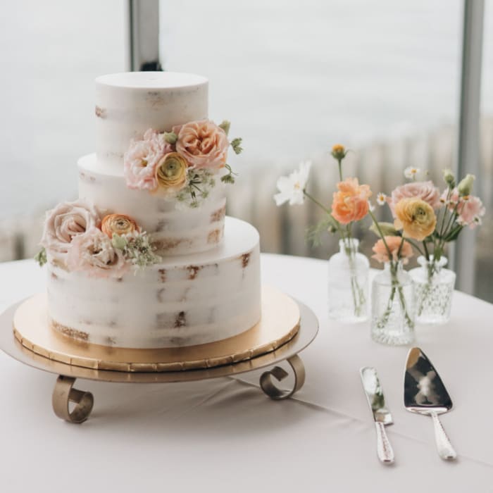 CAKE FLORALS