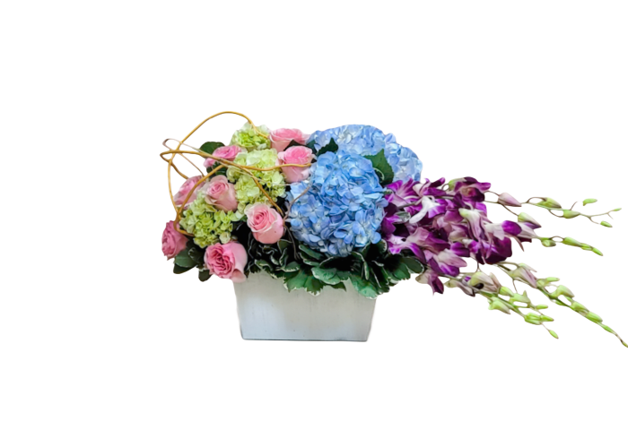 N-13 Arreglo de rosas, hortensias y orquí­deas