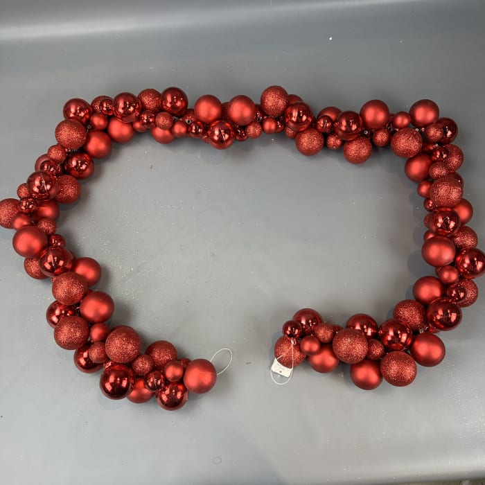 RED ORNAMENT GARLAND 6'