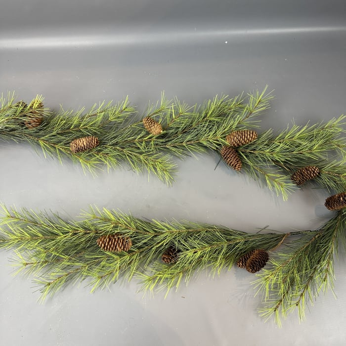 6' PINE WITH ACORN GARLAND
