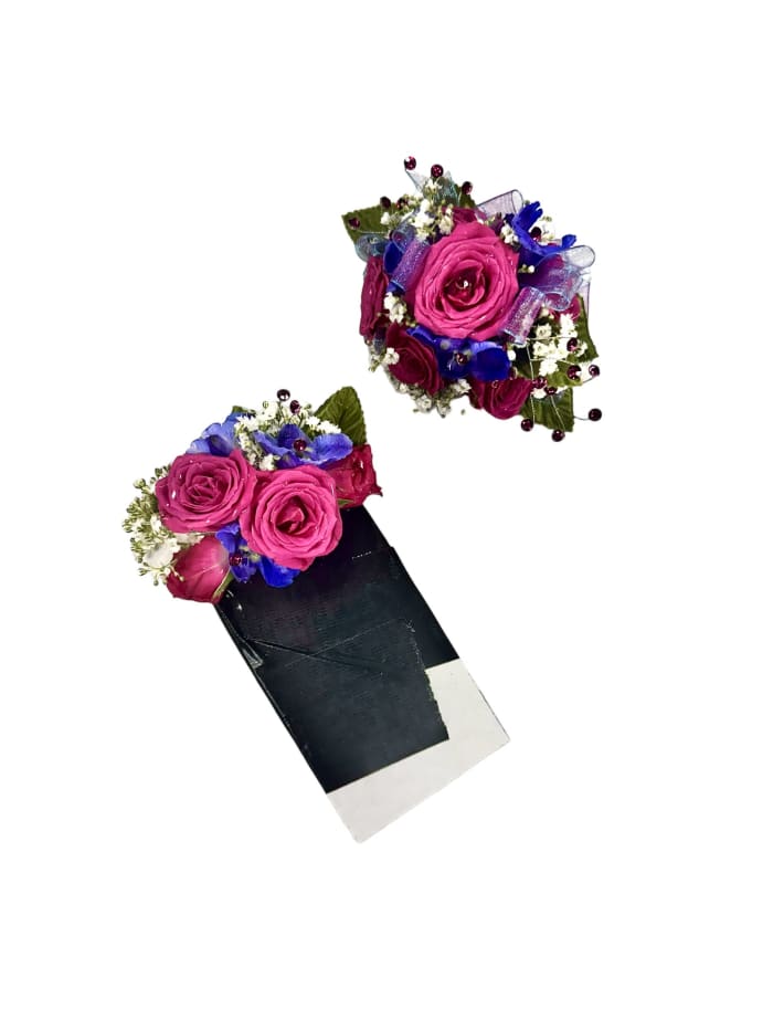 First Look Wristlet and Pocket Square Set