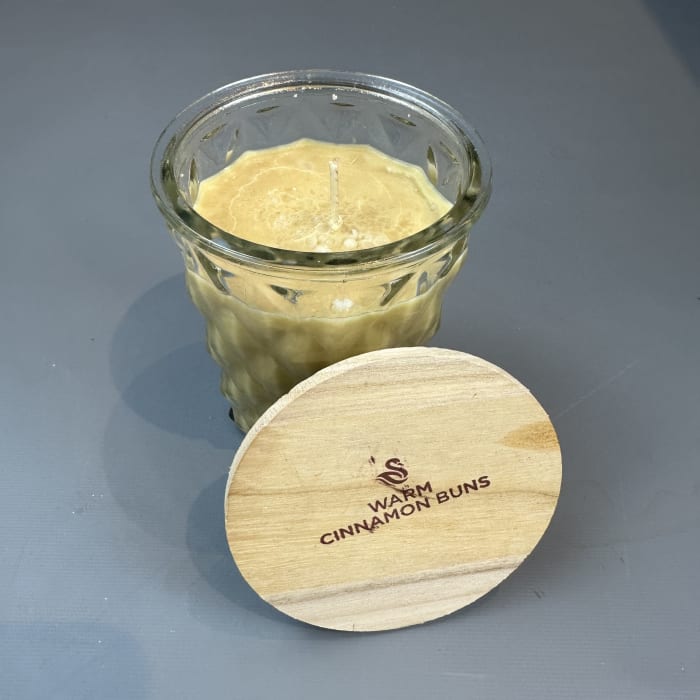 SWAN CREEK WARM CINNAMON BUNS 12OZ CANDLE