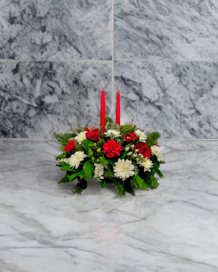 ND-15 Centro de mesa navideño con rosas, claveles y pompones