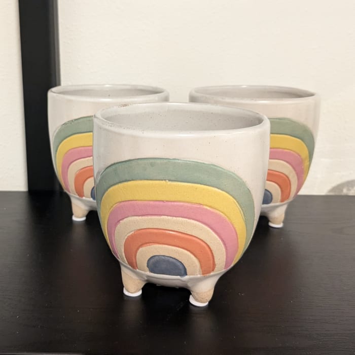 Sm Rainbow Planter w/Legs-4"H