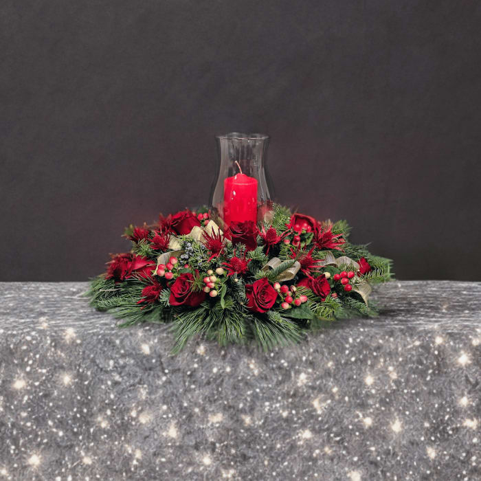 ND-32 Centro de mesa navideño de rosas, hypericum y eryngium