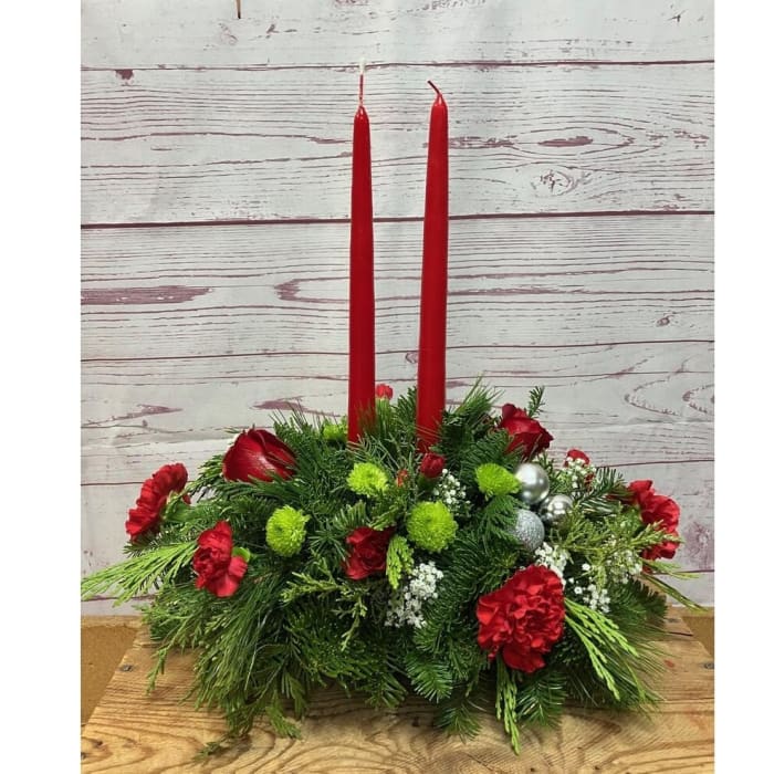 Traditional Holiday Centerpiece