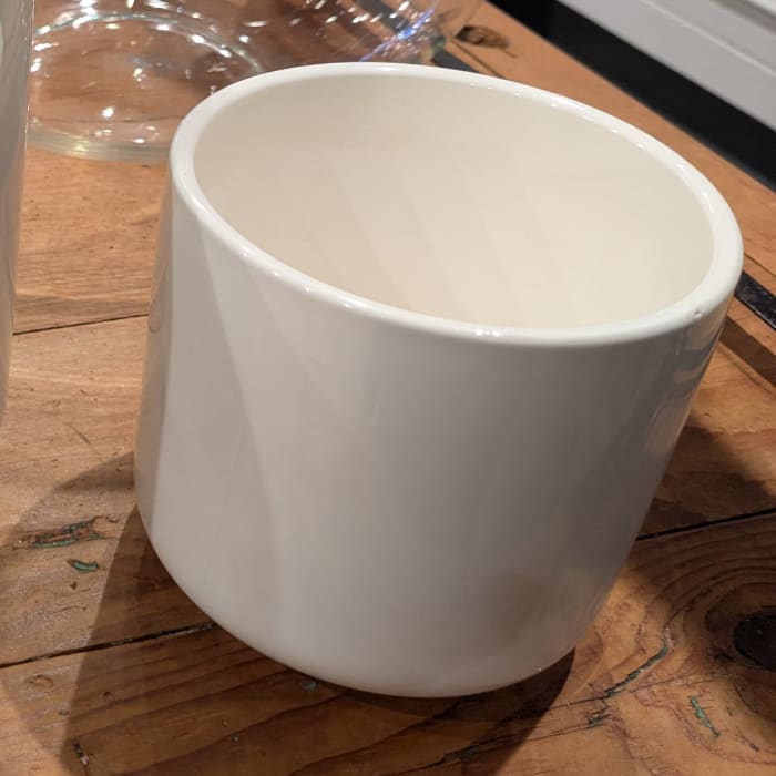 Charlie Pot White 4.5"