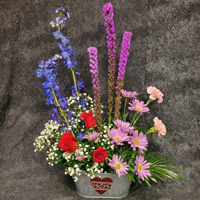 ARVD14 - Oval Tin with Red Glitter Heart