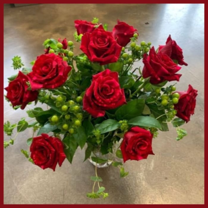 Valentine Classic Dozen Roses