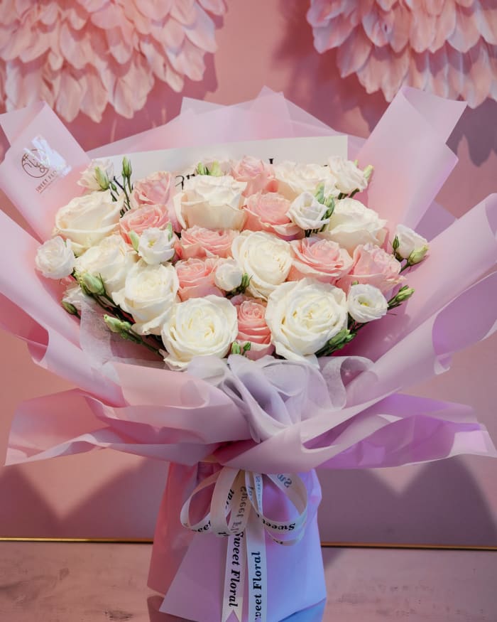 Fresh flower bouquet 14