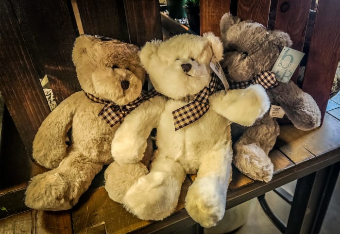 Plush 11" Bear White/Beige/Gray