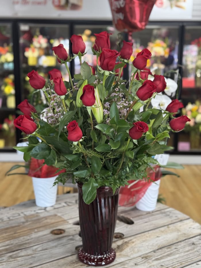 Valentine's Day Premium 24 Rose Vase with Lily