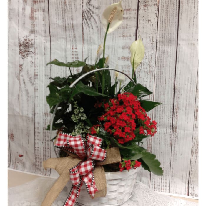 Burlap Elegance Red Bud Basket Garden