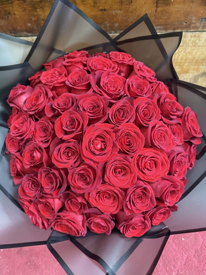 Grand Gesture - 50 Roses Hand Tied