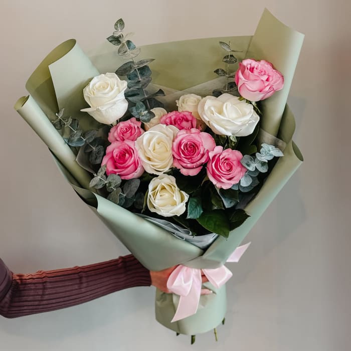 WHITE & PINK ROSES BOUQUET