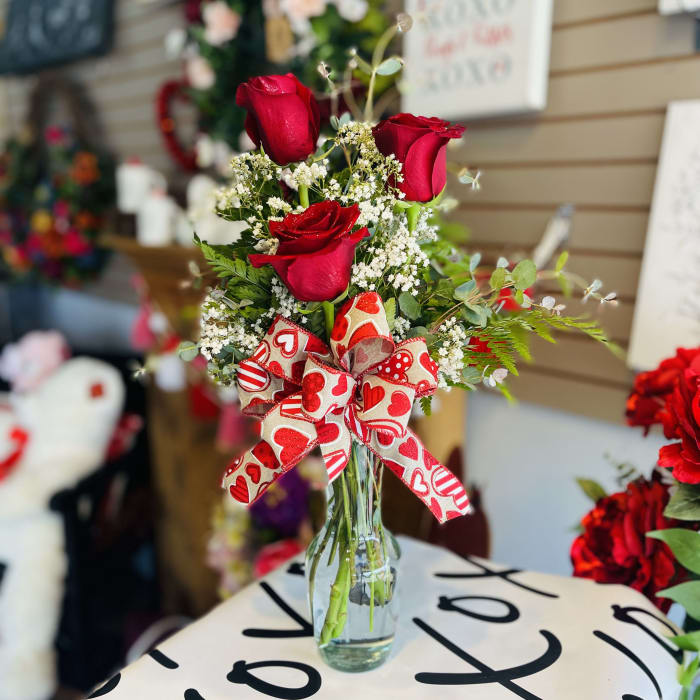 Triple Red Rose Budvase