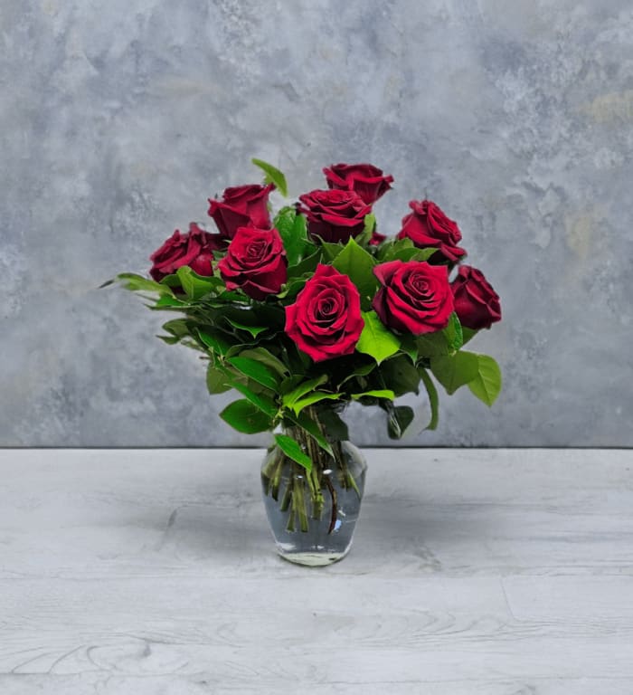 HA-5 Arreglo de 12 rosas