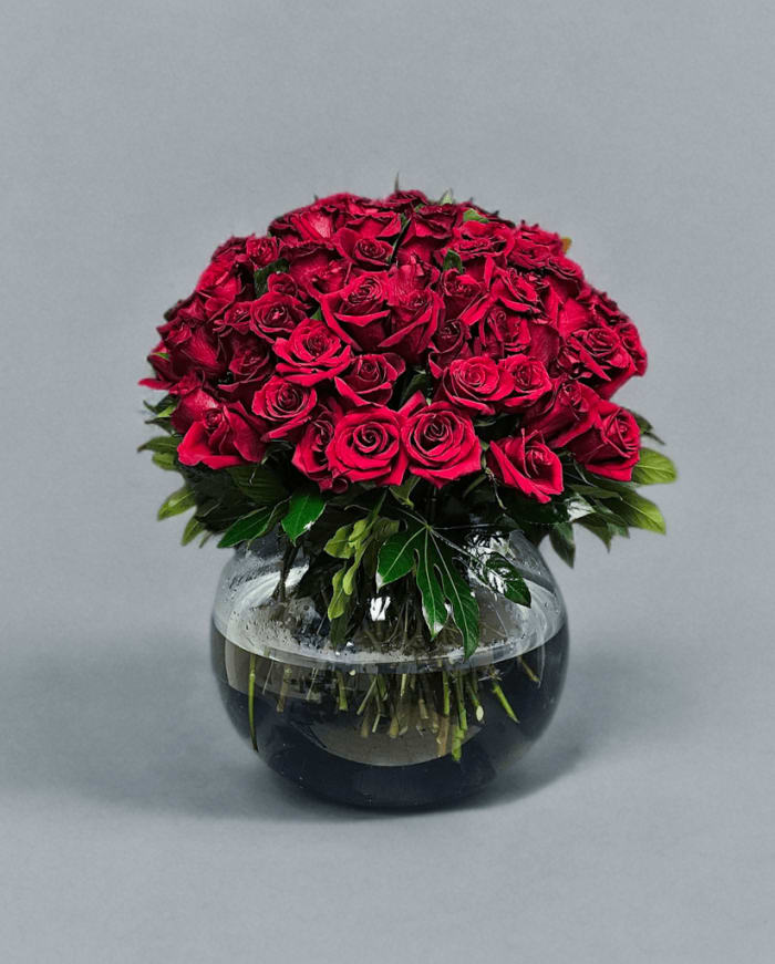 SV-63 Arreglo de 100 rosas
