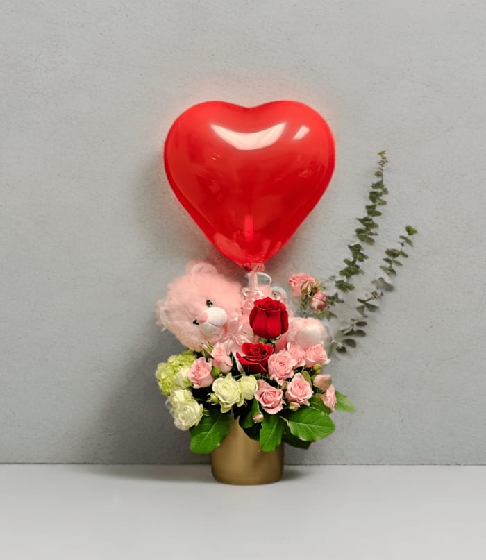 SV-3 Arreglo de rosas, hortensia y spray roses. Incluye globo y peluche