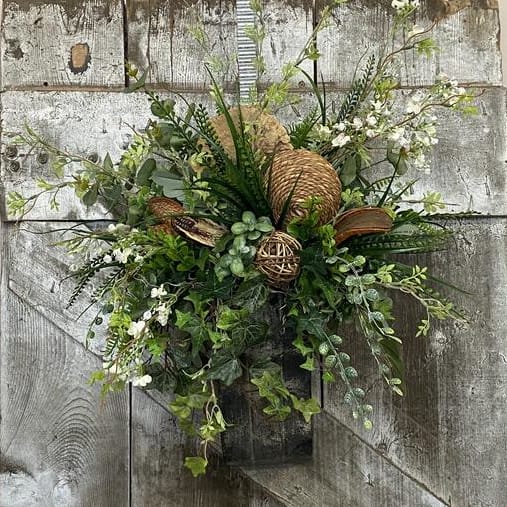 Weathered Welcome Metal & Silk (Artificial) Floral Wall Hanger