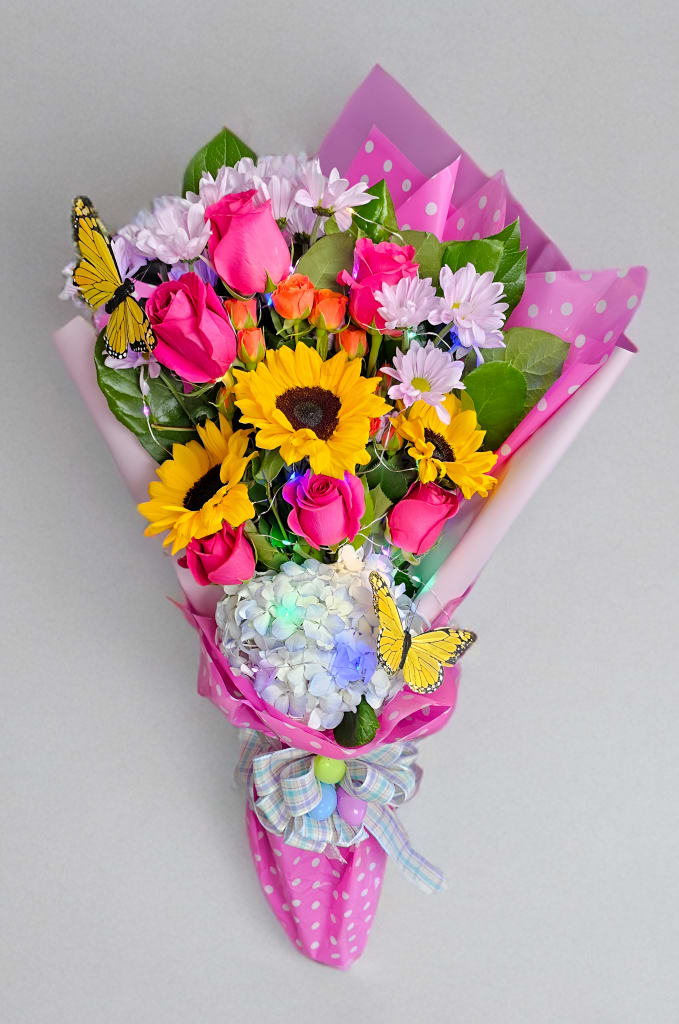 EA-3 Ramo de hortensia, rosas, girasoles y margaritas