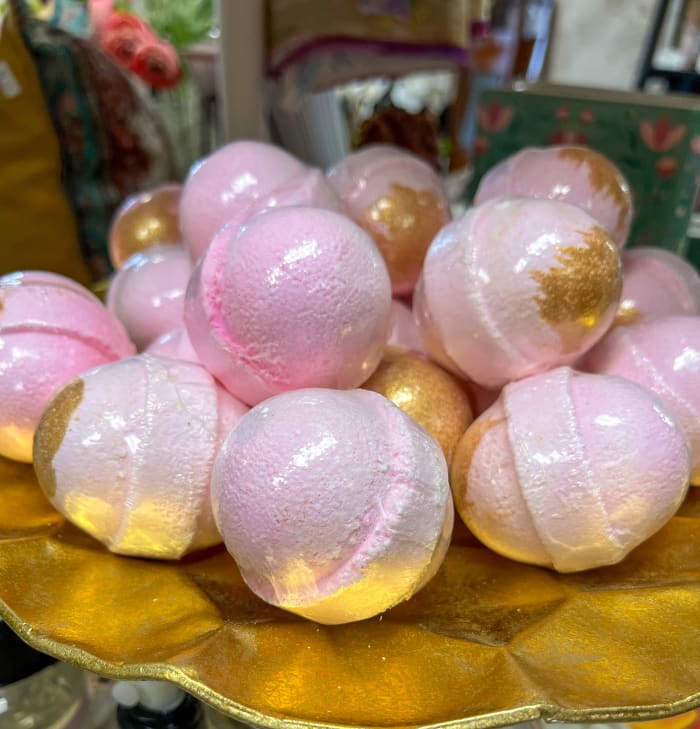 Pretty In Pink Bath Bomb