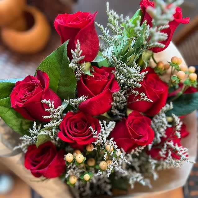 Doz Roses Wrap