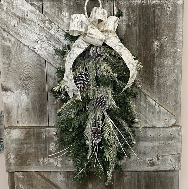 Birchwood Cheer Silk (Artificial) Swag