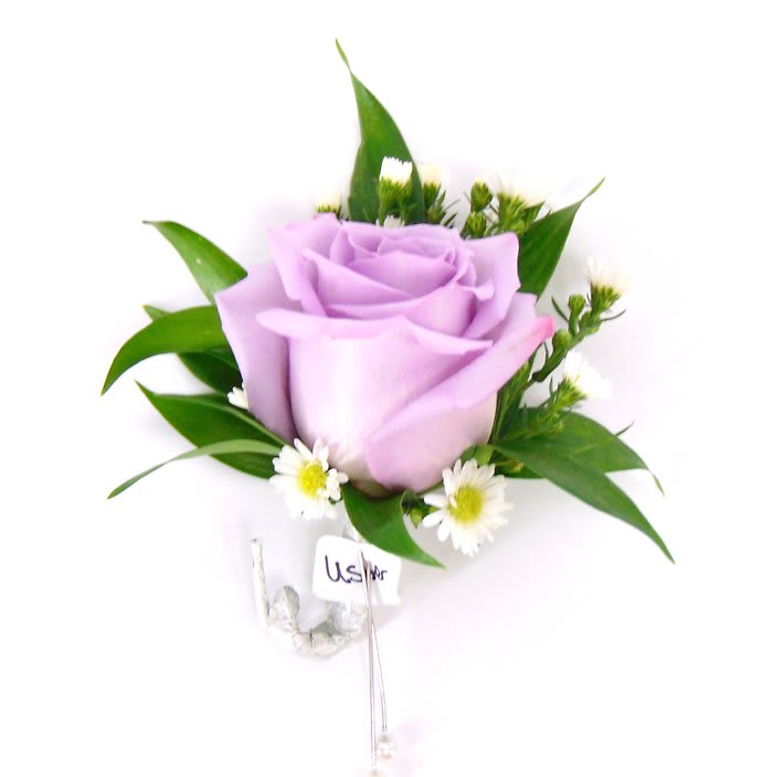 Lavender Rose & Mini Daisy Boutonniere