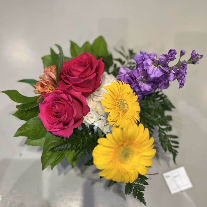 Signature Style, Bright, Petite Arrangement