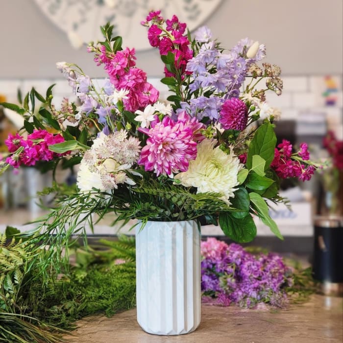 Traditional Style, Bright, Luxurious Arrangement