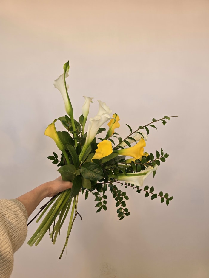 CALLA LILY WRAPPED BOUQUET