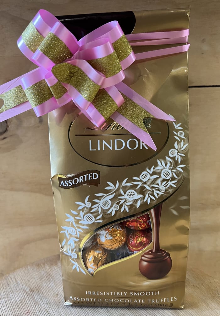 Lindor Bag of Chocolates 22.2 Oz