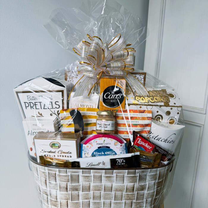 The Curated Classic Gift Basket