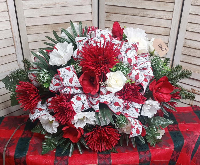 Cardinal Holiday Saddle